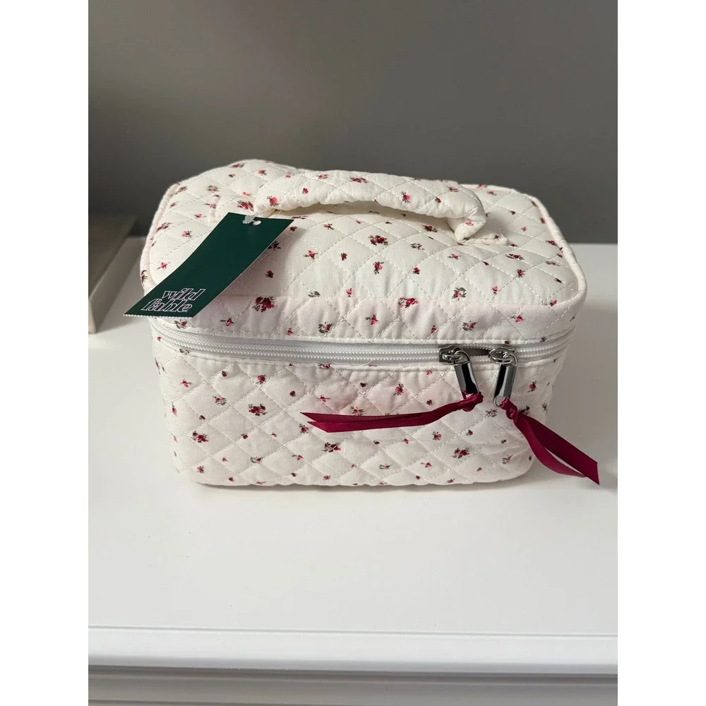 Wild Fable Quilted Floral Train Case Makeup Bag Cream Red Pink‎ NWT